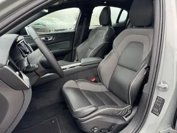 S60 B5 B AWD Ultimate Dark 360 Pano Standheiz
