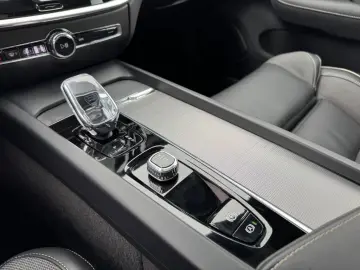 S60 B5 B AWD Ultimate Dark 360 Pano Standheiz