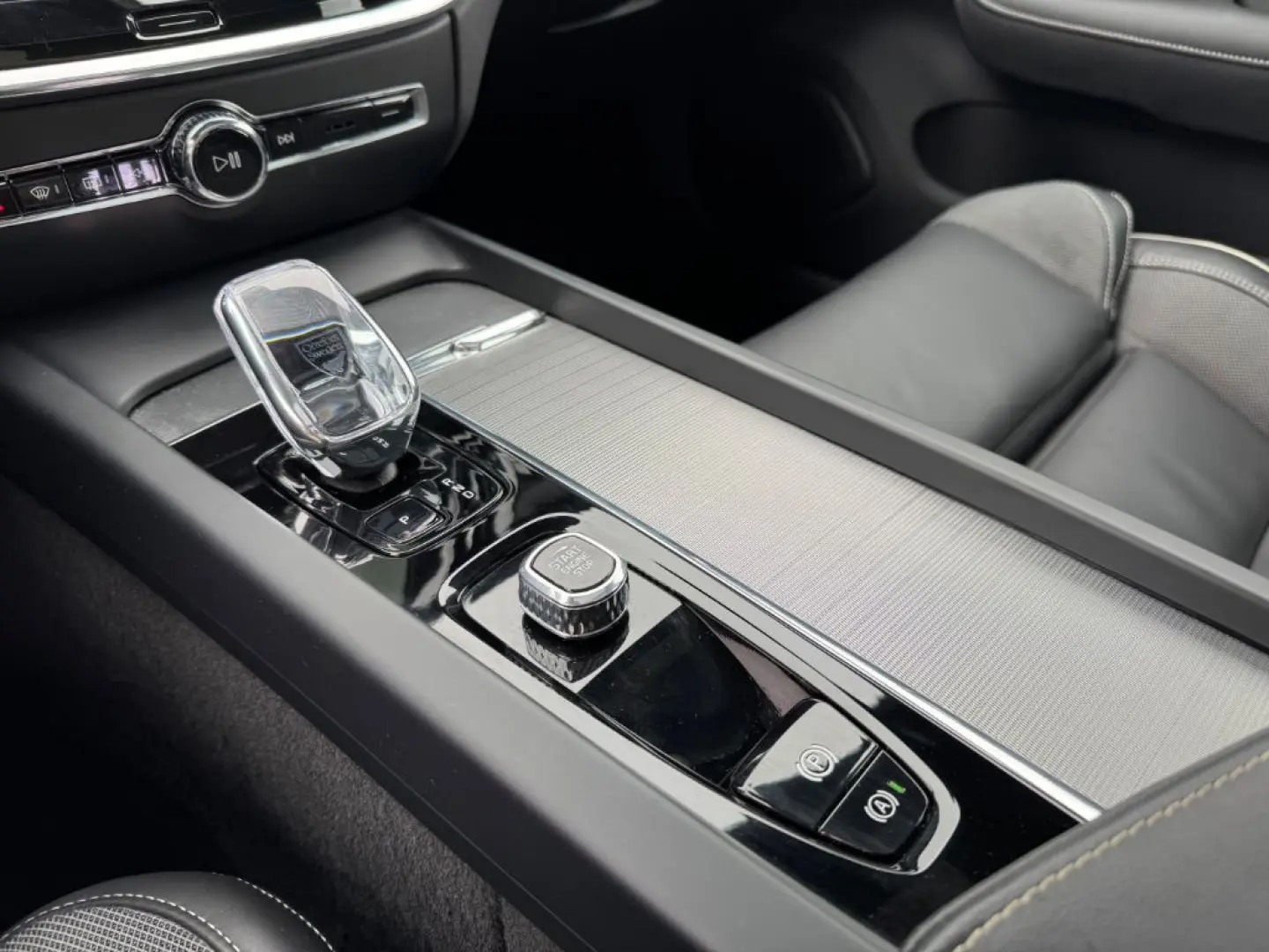S60 B5 B AWD Ultimate Dark 360 Pano Standheiz