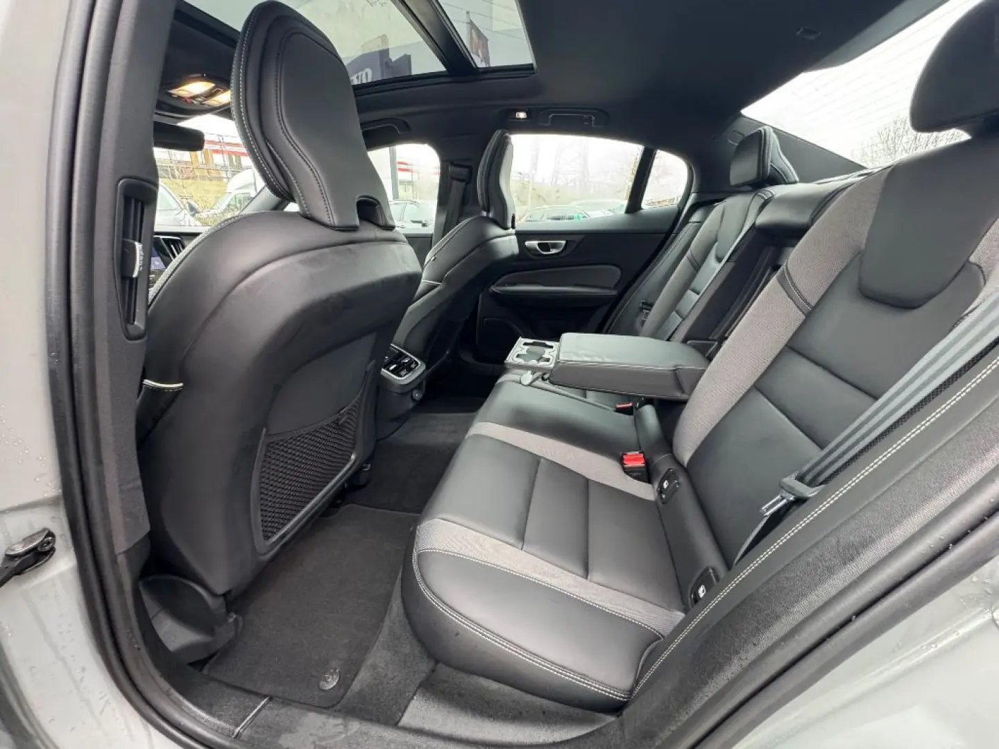 S60 B5 B AWD Ultimate Dark 360 Pano Standheiz