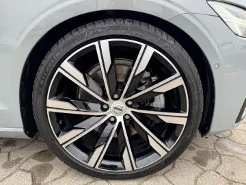 S60 B5 B AWD Ultimate Dark 360 Pano Standheiz