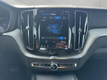 XC60 B5 B AWD Plus Dark