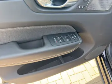 XC60 B5 B AWD Plus Dark