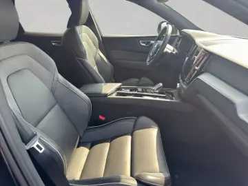 XC60 B5 B AWD Plus Dark
