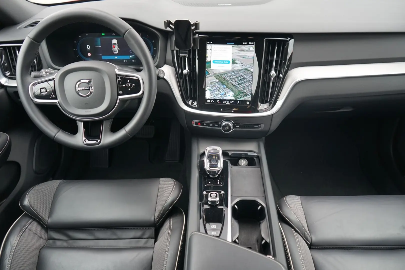 V60 Cross Country Geartronic AWD Plus LED Navi