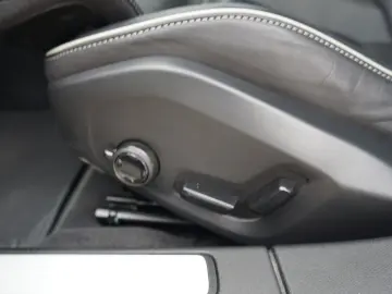 V60 Cross Country Geartronic AWD Plus LED Navi