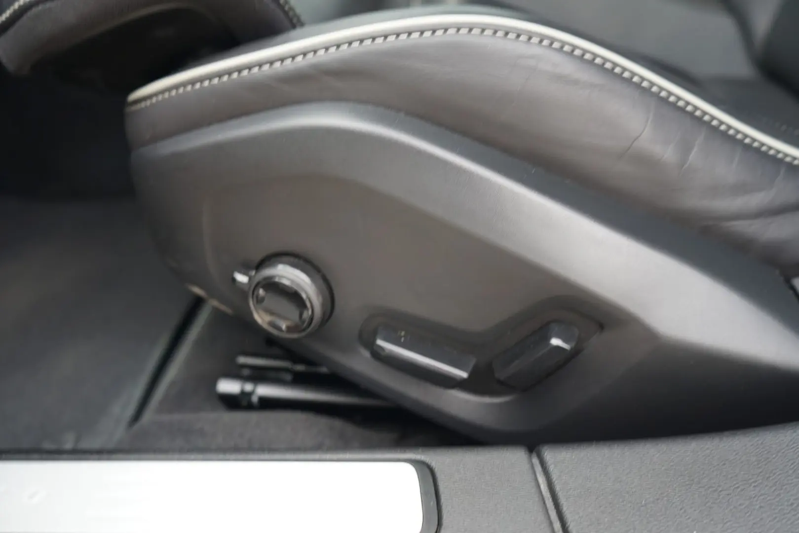 V60 Cross Country Geartronic AWD Plus LED Navi