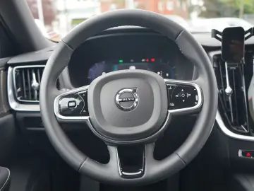 V60 Cross Country Geartronic AWD Plus LED Navi