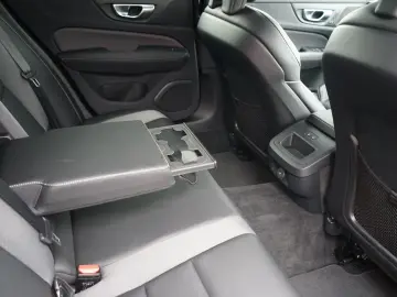 V60 Cross Country Geartronic AWD Plus LED Navi