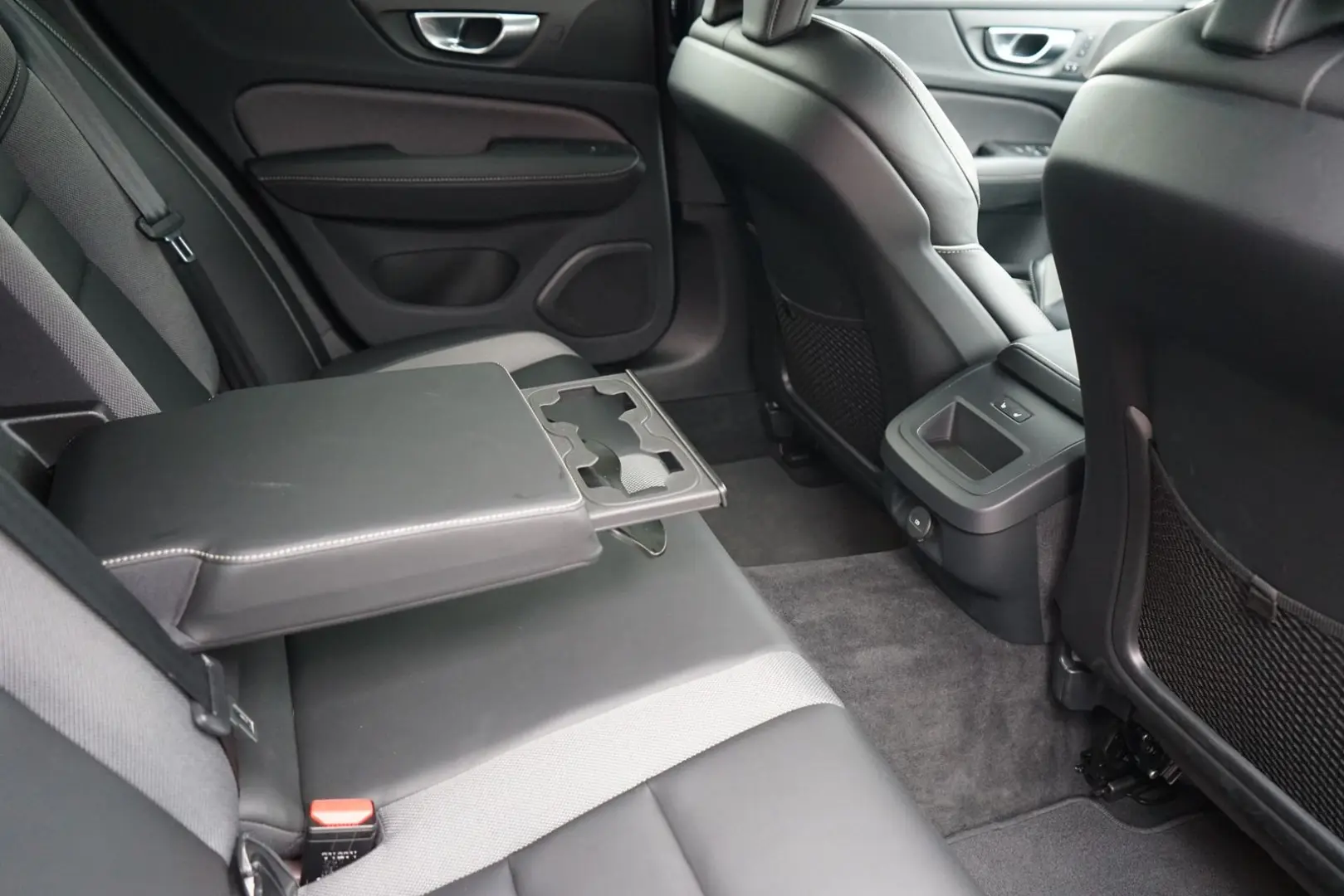 V60 Cross Country Geartronic AWD Plus LED Navi