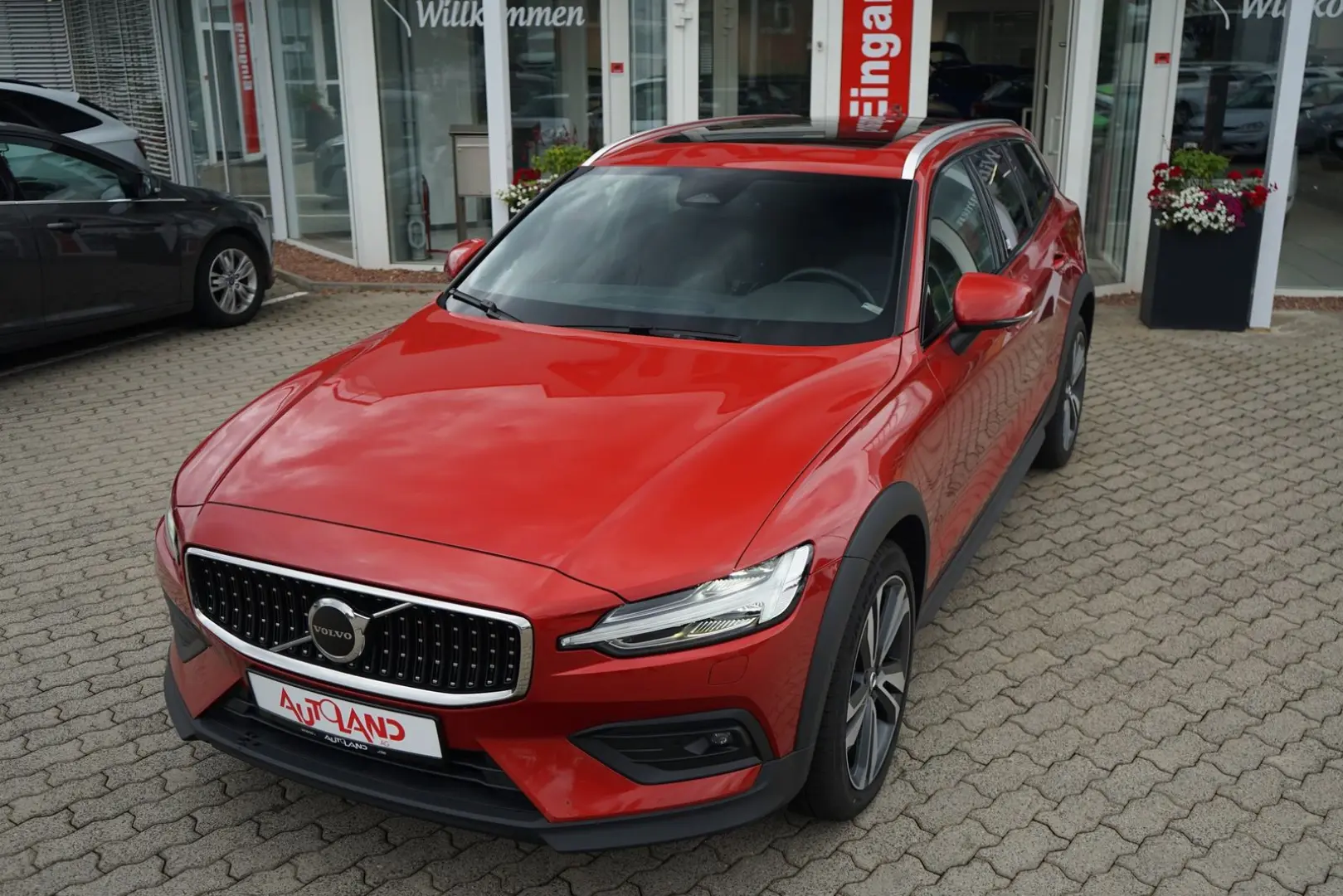 V60 Cross Country Geartronic AWD Plus LED Navi