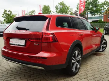 V60 Cross Country Geartronic AWD Plus LED Navi