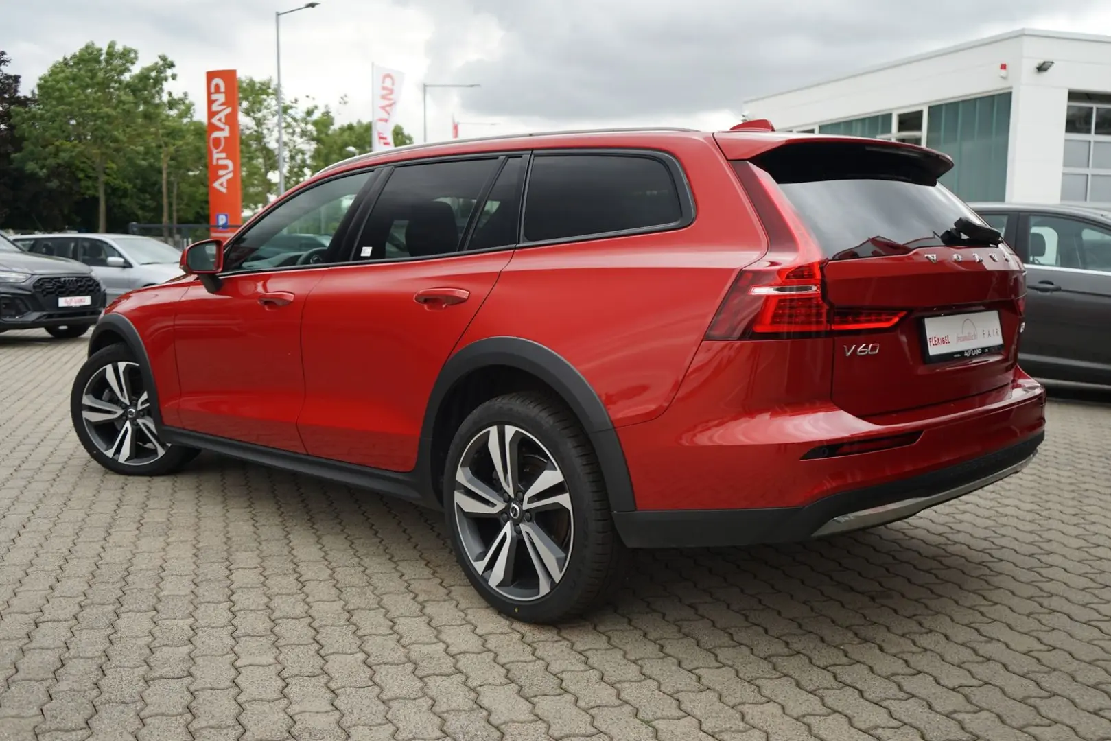 V60 Cross Country Geartronic AWD Plus LED Navi