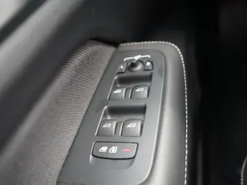 V60 Cross Country Geartronic AWD Plus LED Navi