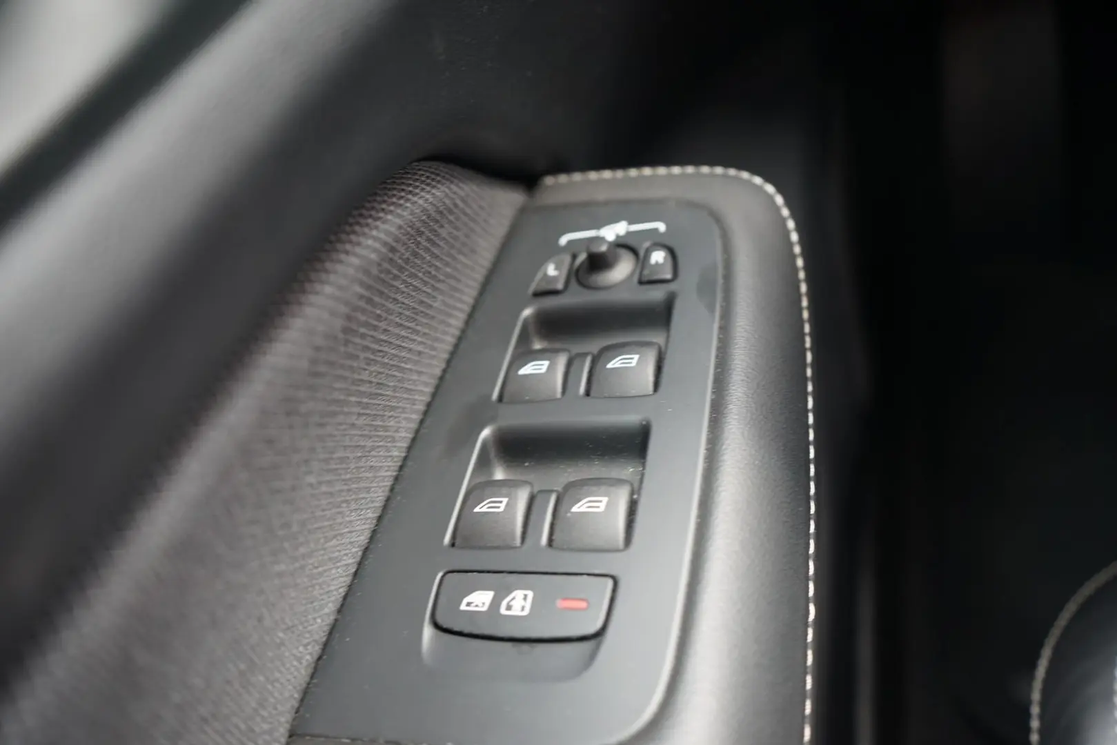 V60 Cross Country Geartronic AWD Plus LED Navi
