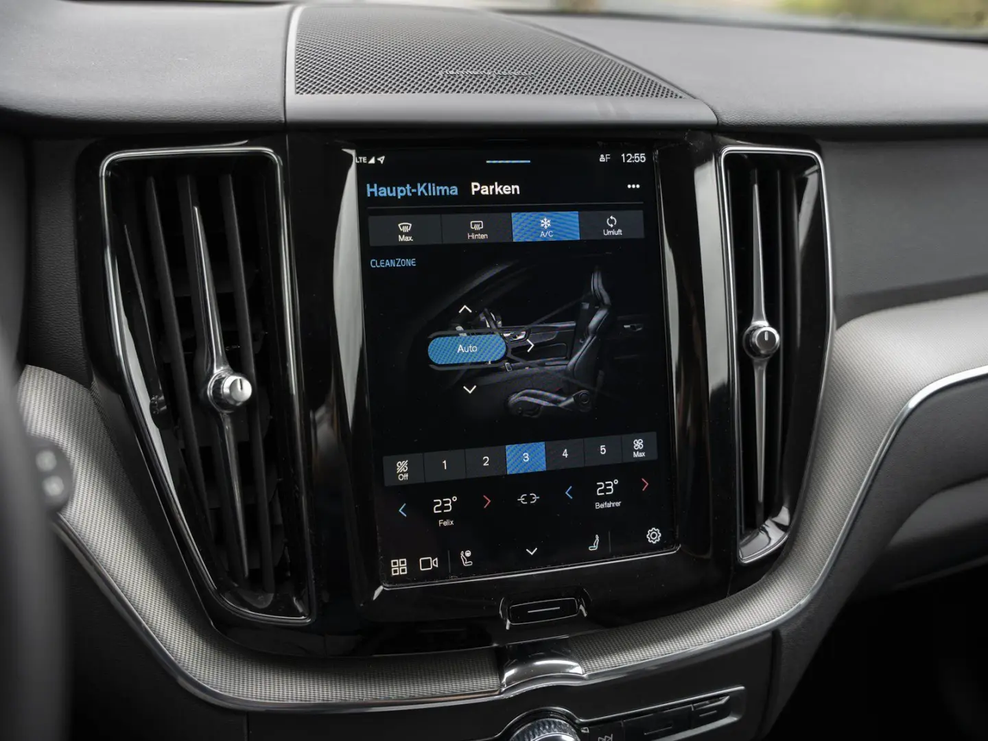 XC 60 B4 AWD Plus Dark