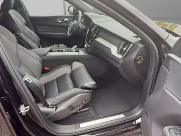 XC60 T6 Plus Black Edition Recharge Plug-In Hybr