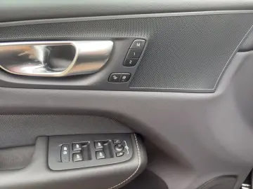 XC60 T6 Plus Black Edition Recharge Plug-In Hybr
