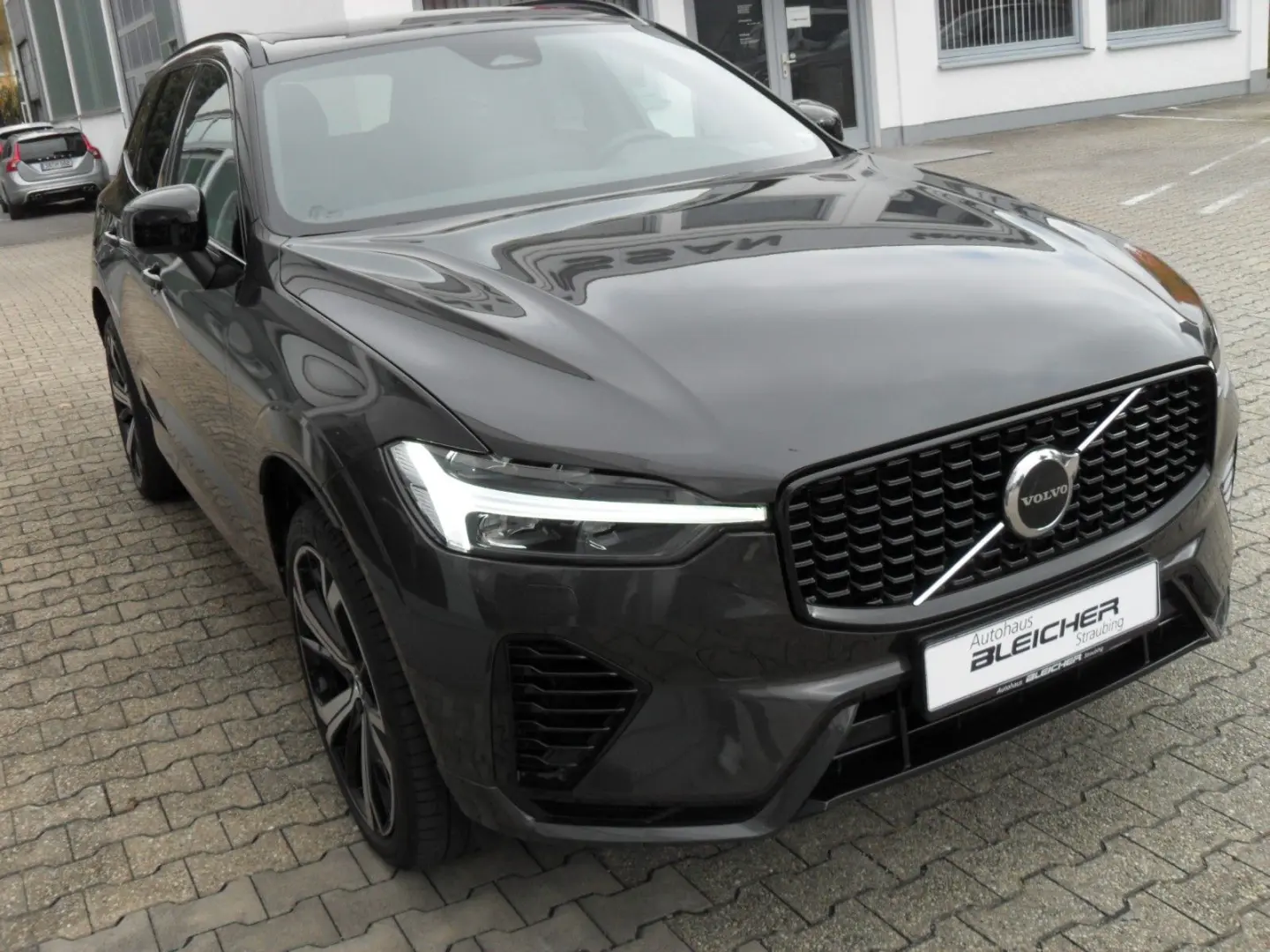 XC60 T6 Plus Dark   AWD   21er   Licht