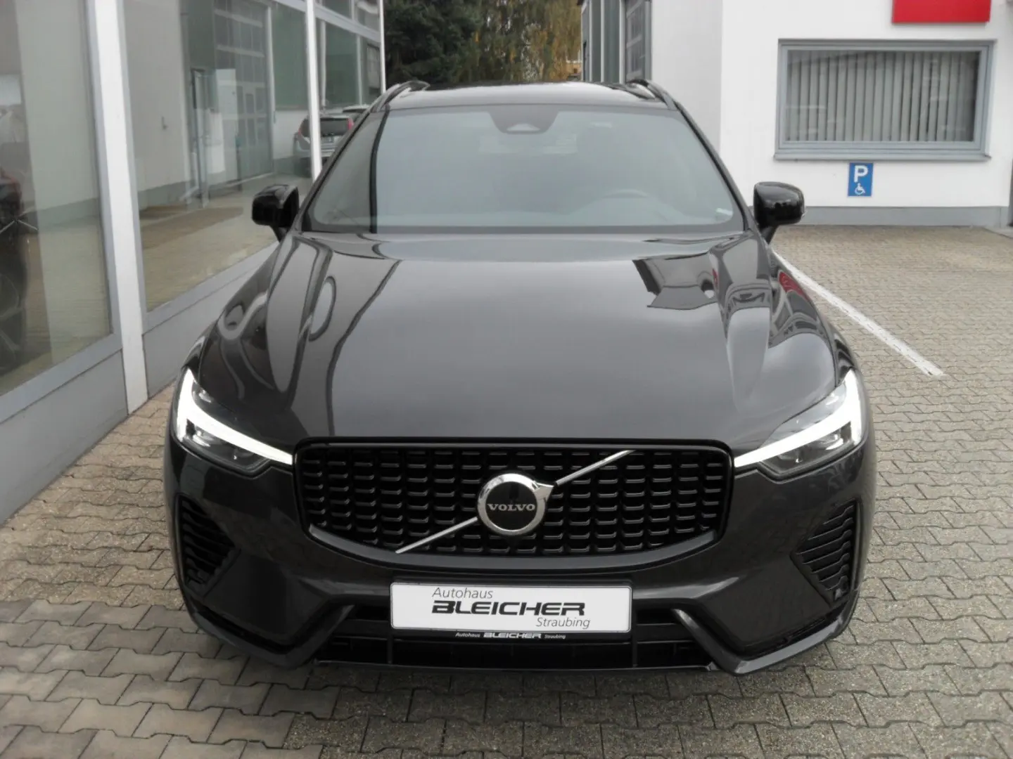 XC60 T6 Plus Dark   AWD   21er   Licht