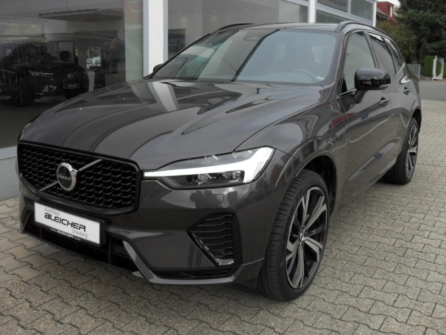 XC60 T6 Plus Dark   AWD   21er   Licht