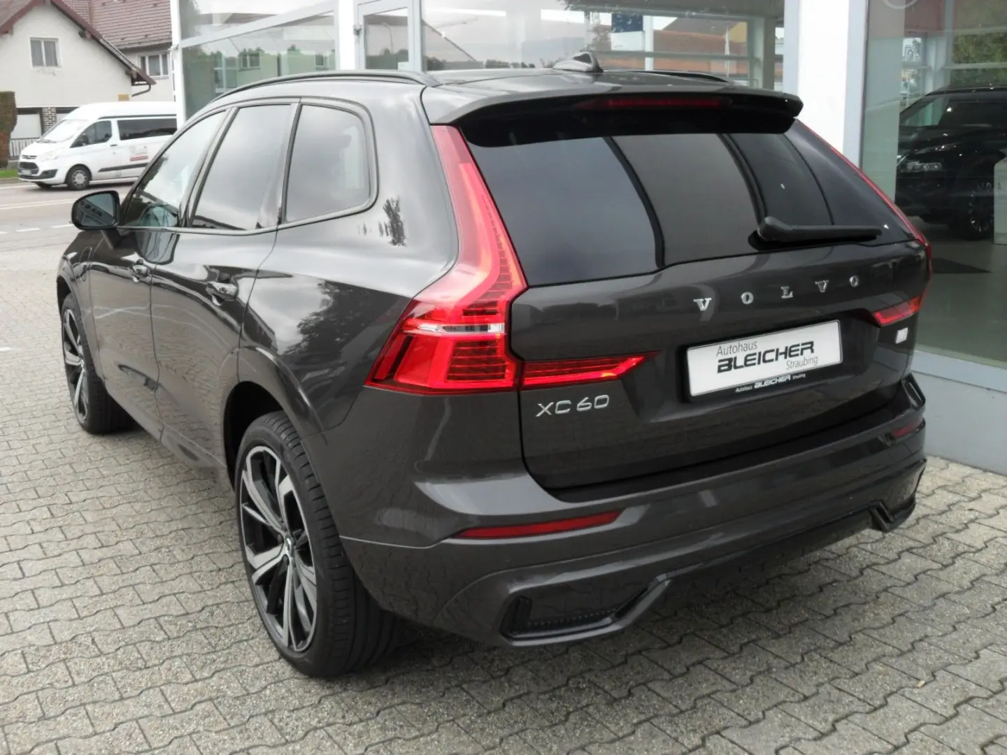 XC60 T6 Plus Dark   AWD   21er   Licht