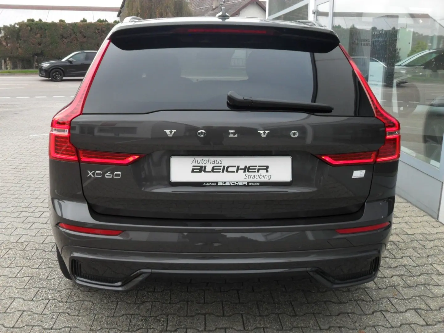 XC60 T6 Plus Dark   AWD   21er   Licht