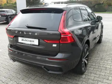 XC60 T6 Plus Dark   AWD   21er   Licht