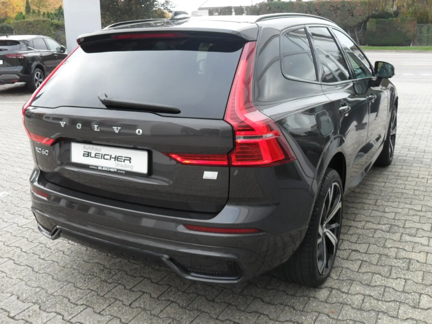 XC60 T6 Plus Dark   AWD   21er   Licht