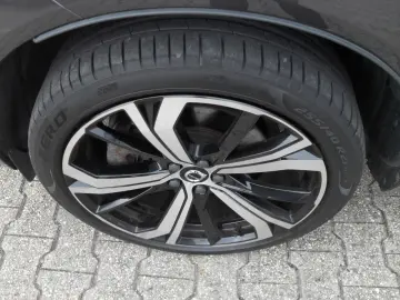 XC60 T6 Plus Dark   AWD   21er   Licht