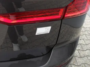 XC60 T6 Plus Dark   AWD   21er   Licht