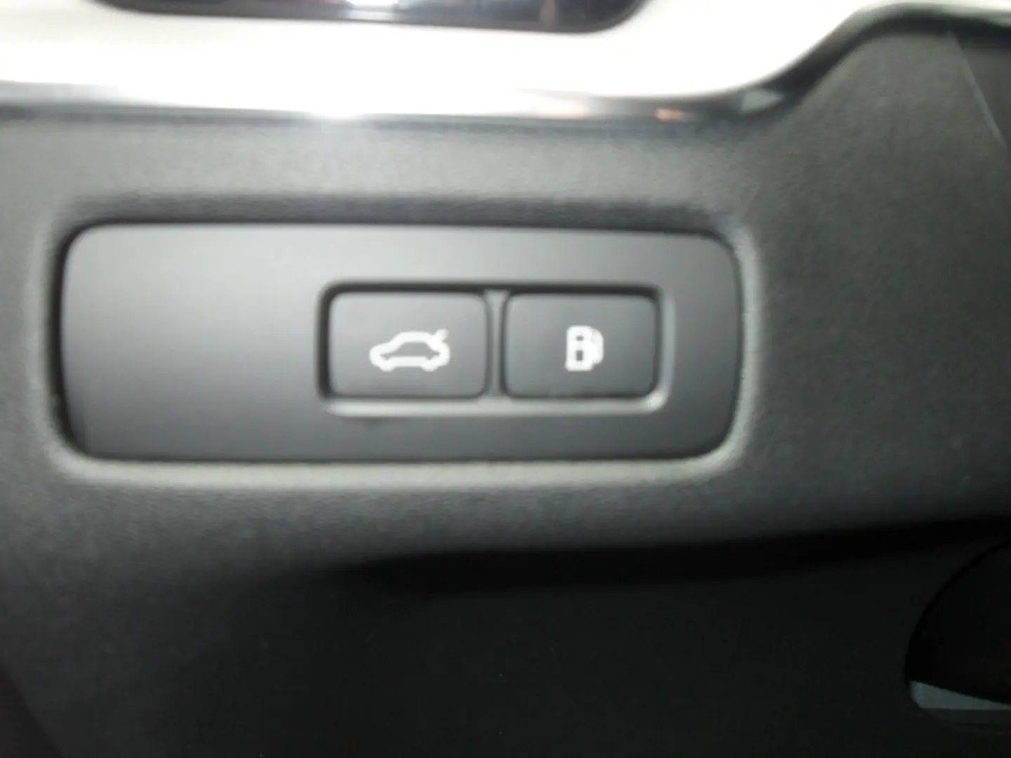 XC60 T6 Plus Dark   AWD   21er   Licht