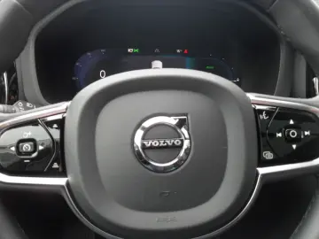 XC60 T6 Plus Dark   AWD   21er   Licht