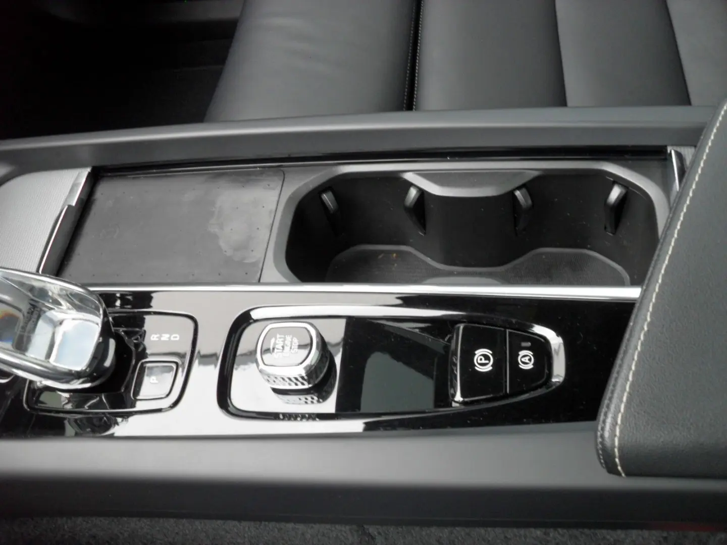 XC60 T6 Plus Dark   AWD   21er   Licht