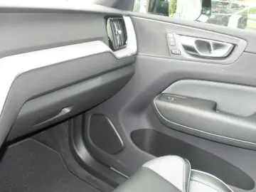 XC60 T6 Plus Dark   AWD   21er   Licht