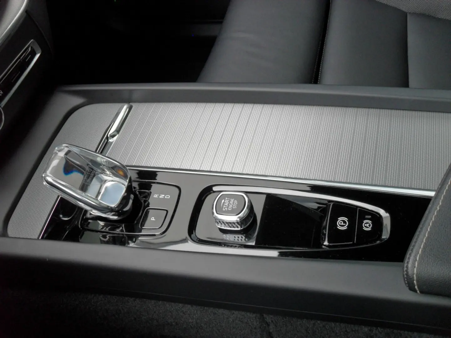 XC60 T6 Plus Dark   AWD   21er   Licht