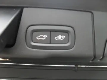 XC60 T6 Plus Dark   AWD   21er   Licht