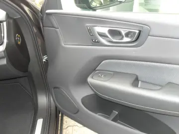 XC60 T6 Plus Dark   AWD   21er   Licht