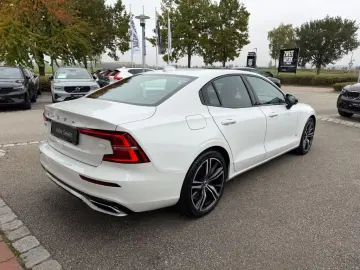 S60 R Design Plug-In Hybrid T8 AWD El. Panodach