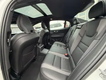 S60 R Design Plug-In Hybrid T8 AWD El. Panodach