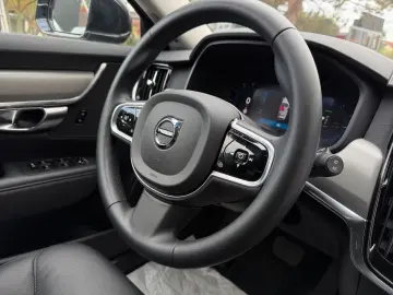 V90 Kombi Recharge AWD LED Leder Kamera ACC