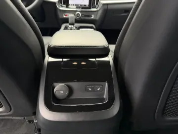 V90 Kombi Recharge AWD LED Leder Kamera ACC