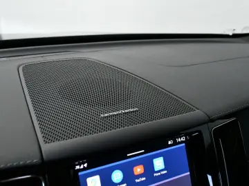 XC60 T6 Ultra Black AWD ACC HuD PAN 360 ST.HZ BT