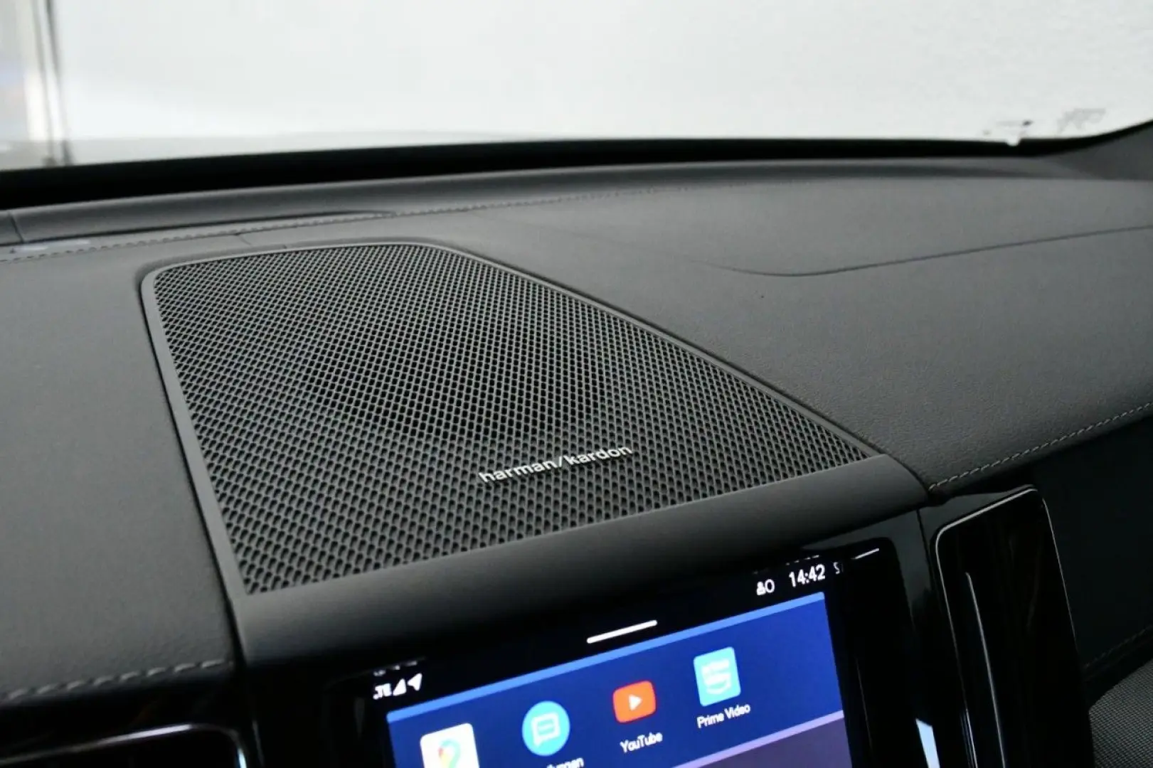 XC60 T6 Ultra Black AWD ACC HuD PAN 360 ST.HZ BT
