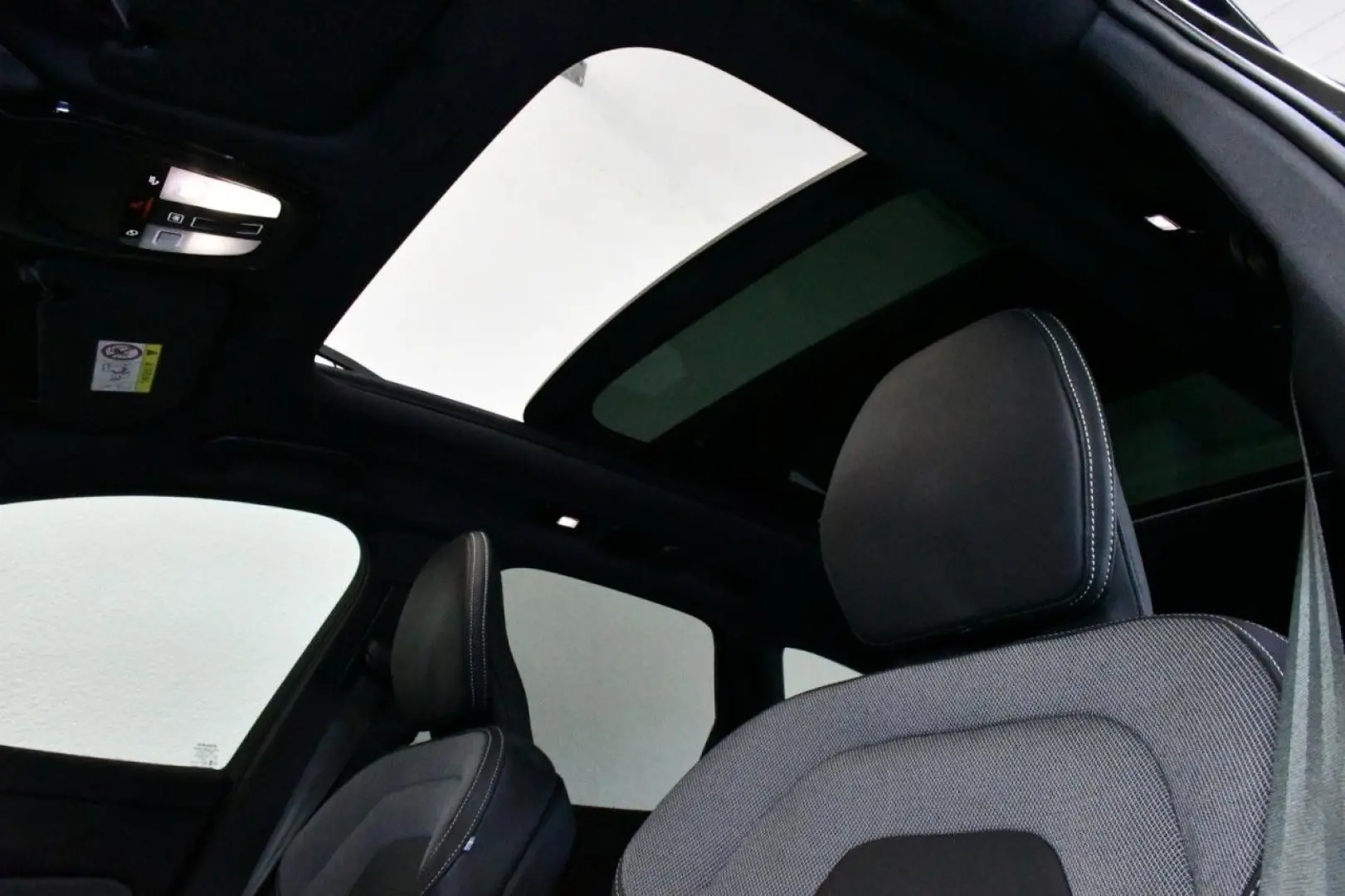 XC60 T6 Ultra Black AWD ACC HuD PAN 360 ST.HZ BT