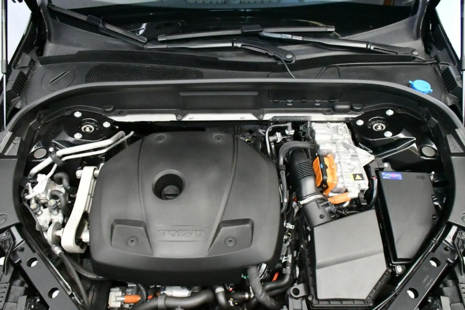 XC60 T6 Ultra Black AWD ACC HuD PAN 360 ST.HZ BT