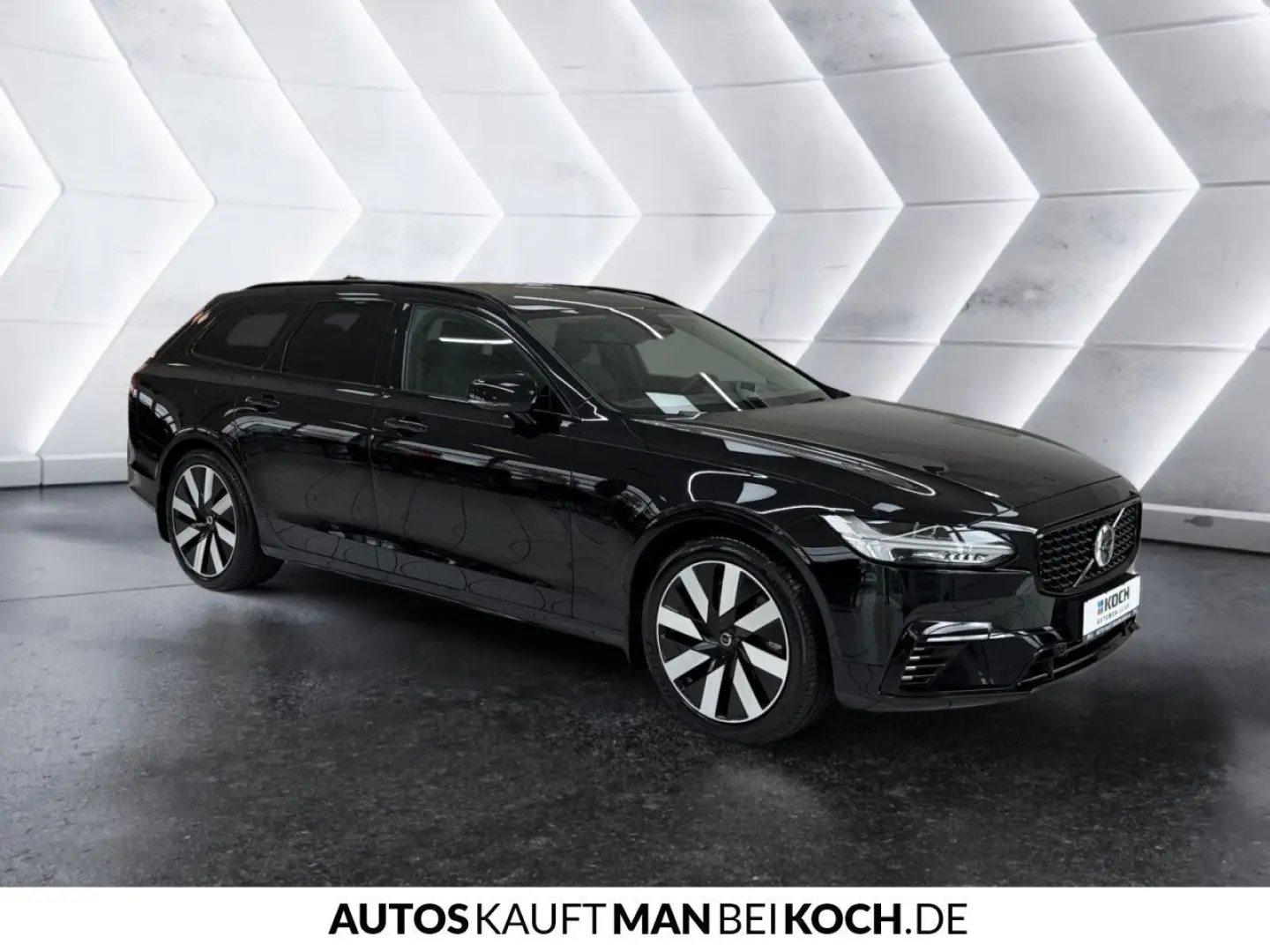 V90 T6 Plug-In AWD Plus Dark Harman AHK BLIS