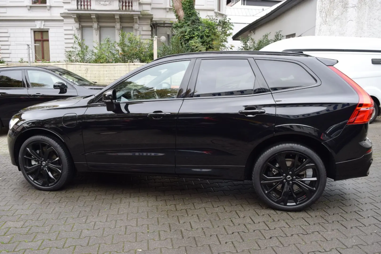 XC60 T6 AWD Plus Black Edition PANO St-Heiz ACC