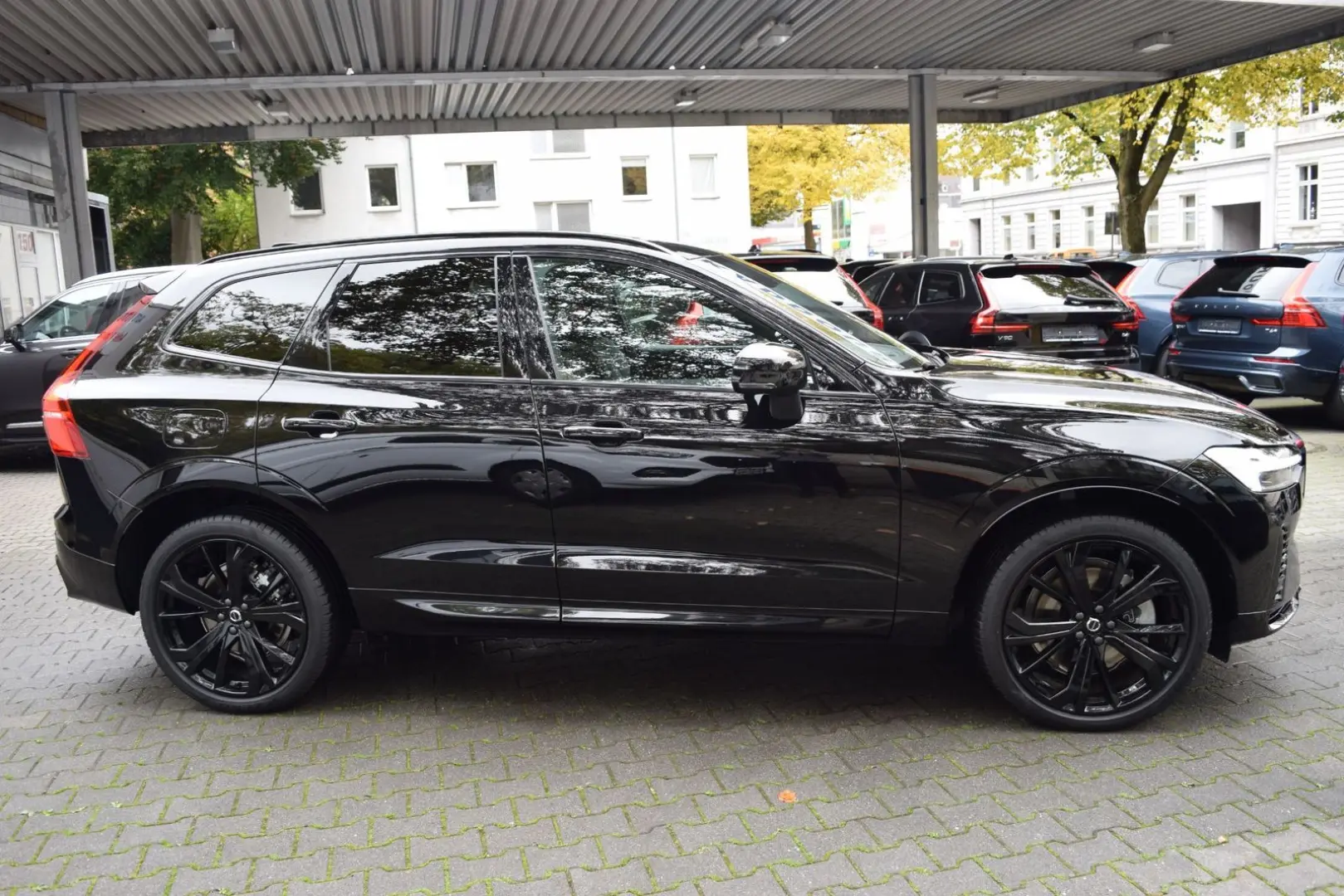 XC60 T6 AWD Plus Black Edition PANO St-Heiz ACC