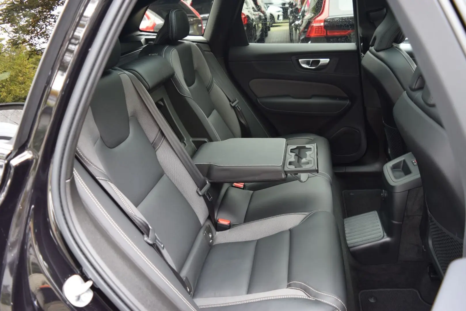 XC60 T6 AWD Plus Black Edition PANO St-Heiz ACC